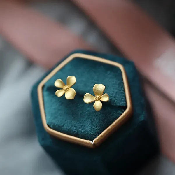 Gold_Flower_Stud_Earrings_For_Women